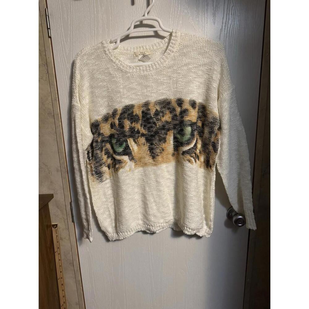Iris* Los Angeles Crew Neck Knit Sweater Cream Color Tiger/Leopard Eyes